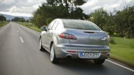 Mazda 3 sedan 2012 - widok z tyłu