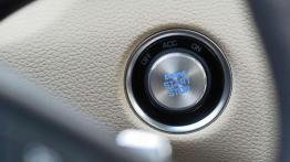 Hyundai Genesis 3.8 HTRAC vs. Lancia Thema 3.6 AWD - nie tylko Niemcy