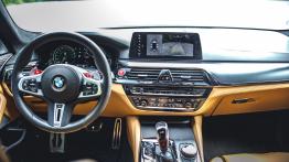 BMW M5 4.4 V8 600 KM - galeria redakcyjna - dźwignia zmiany biegów