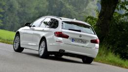 BMW serii 5 F11 520d Touring (2015) - widok z tyłu