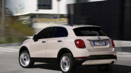 Fiat 500X Lounge (2015) - widok z tyłu