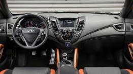 Hyundai Veloster Turbo 2016 - pełny panel przedni