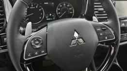 Mitsubishi Outlander III Facelifting (2016) - wersja amerykańska - kierownica