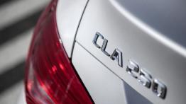 Mercedes CLA 250 Edition 1 (C117) 2012 - emblemat