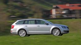 Skoda Octavia III Kombi 4x4 TSI (2013) - prawy bok