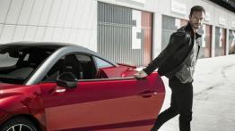 Peugeot RCZ R (2013) - drzwi kierowcy otwarte