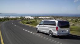 Mercedes klasy V (2014) - widok z tyłu