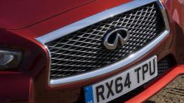 Infiniti Q50 2.0 Turbo (2014) - grill