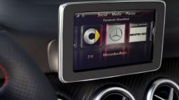 Mercedes A 250 Sport (W176) 2012 - radio/cd/panel lcd