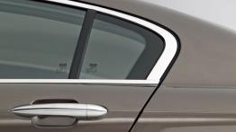 Qoros 3 Sedan (2013) - klamka tył