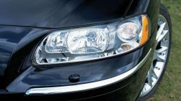 Volvo V70 - lewy przedni reflektor - wyłączony