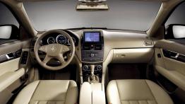 Mercedes Klasa C 2007 - pełny panel przedni
