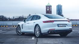 Porsche Panamera GTS - 911 dla rodziny