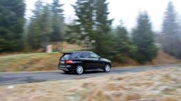 Nowy Mercedes ML350 - pierwsza jazda z dreszczykiem (film)