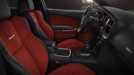 Dodge Charger SRT Hellcat (2015) - widok ogólny wnętrza z przodu
