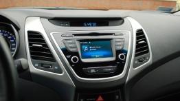Hyundai Elantra V Facelifting - galeria redakcyjna - konsola środkowa