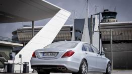 Mercedes S 63 AMG W222 (2014) - widok z tyłu