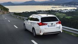 Toyota Auris II Hybrid Touring Sports (2013) - widok z tyłu