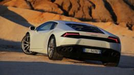 Lamborghini Huracan LP 610-4 (2014) - widok z tyłu
