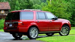 Ford Expedition III Facelifting (2015) - widok z tyłu