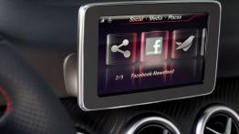 Mercedes A 250 Sport (W176) 2012 - radio/cd/panel lcd