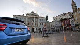 Mercedes A 200 (W176) 2012 - tył - inne ujęcie