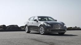Infiniti M 2010 - widok z przodu
