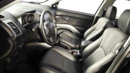 Peugeot 4007 - widok ogólny wnętrza z przodu