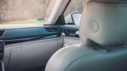 Skoda Superb Atelier - galeria redakcyjna - fotel pasa?era, widok z ty?u
