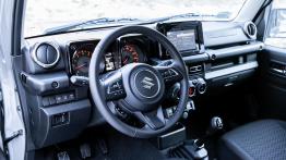 Suzuki Jimny 1.5 102 KM - galeria redakcyjna - pełny panel przedni