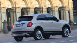 Fiat 500X Lounge (2015) - widok z tyłu
