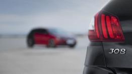 Peugeot 308 II Hatchback GTi (2016) - lewy tylny reflektor - wyłączony