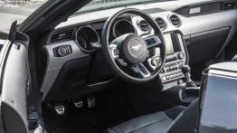 Ford Mustang VI Cabrio GT (2015) - wersja europejska - widok ogólny wnętrza z przodu