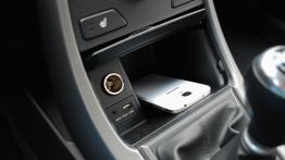 Hyundai Elantra V Facelifting - galeria redakcyjna - schowek przedni otwarty