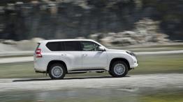 Toyota Land Cruiser 2.8 D-4D (2016) - prawy bok
