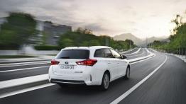 Toyota Auris II Hybrid Touring Sports (2013) - widok z tyłu