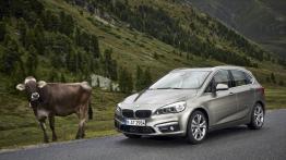 BMW 225i Active Tourer (2014) - widok z przodu