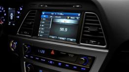 Hyundai Sonata YF Facelifting Sport 2.0T (2015) - radio/cd/panel lcd