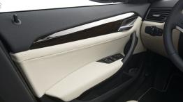 BMW X1 - drzwi kierowcy od wewnątrz