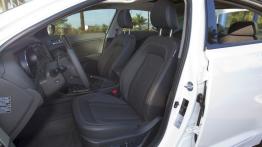 Kia Optima 2012 - widok ogólny wnętrza z przodu