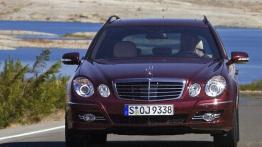 Mercedes Klasa E 2006 - widok z przodu