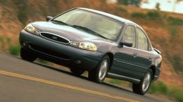 Ford Contour - widok z przodu