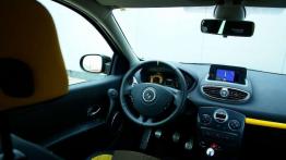 "Męska rzecz" - Renault Clio