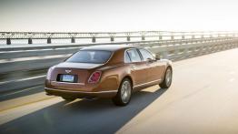 Bentley Mulsanne Speed (2015) - widok z tyłu