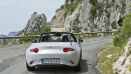 Mazda MX-5 IV White (2015) - widok z tyłu