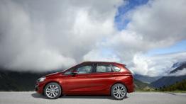 BMW 218d Active Tourer (2014) - lewy bok