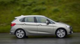 BMW 225i Active Tourer (2014) - prawy bok