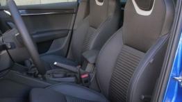 Skoda Octavia III RS Kombi 2.0 TSI (2013) - fotel kierowcy, widok z przodu