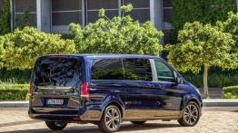 Mercedes klasy V (2014) - widok z tyłu