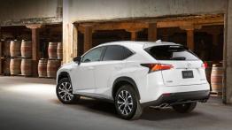 Lexus NX 200t (2014) - widok z tyłu